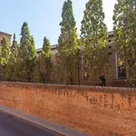 Guesthost * Ferrara