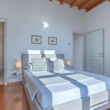 Palazzo Manfredini Exclusive&deluxe Appartamento *